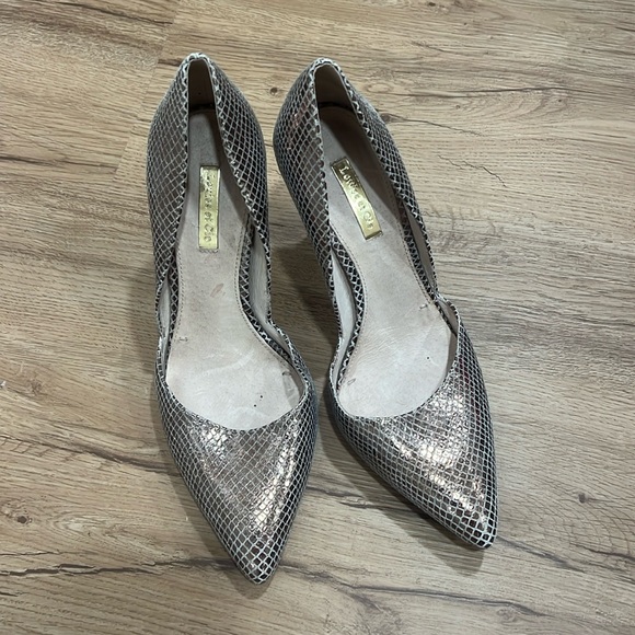 Louise et Cie Silver Heels size 8 / 38 - Picture 1 of 11